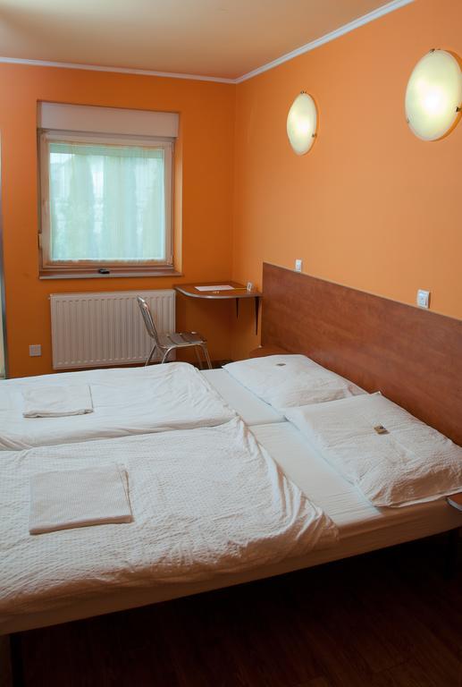 Motel Next Ráb Pokoj fotografie